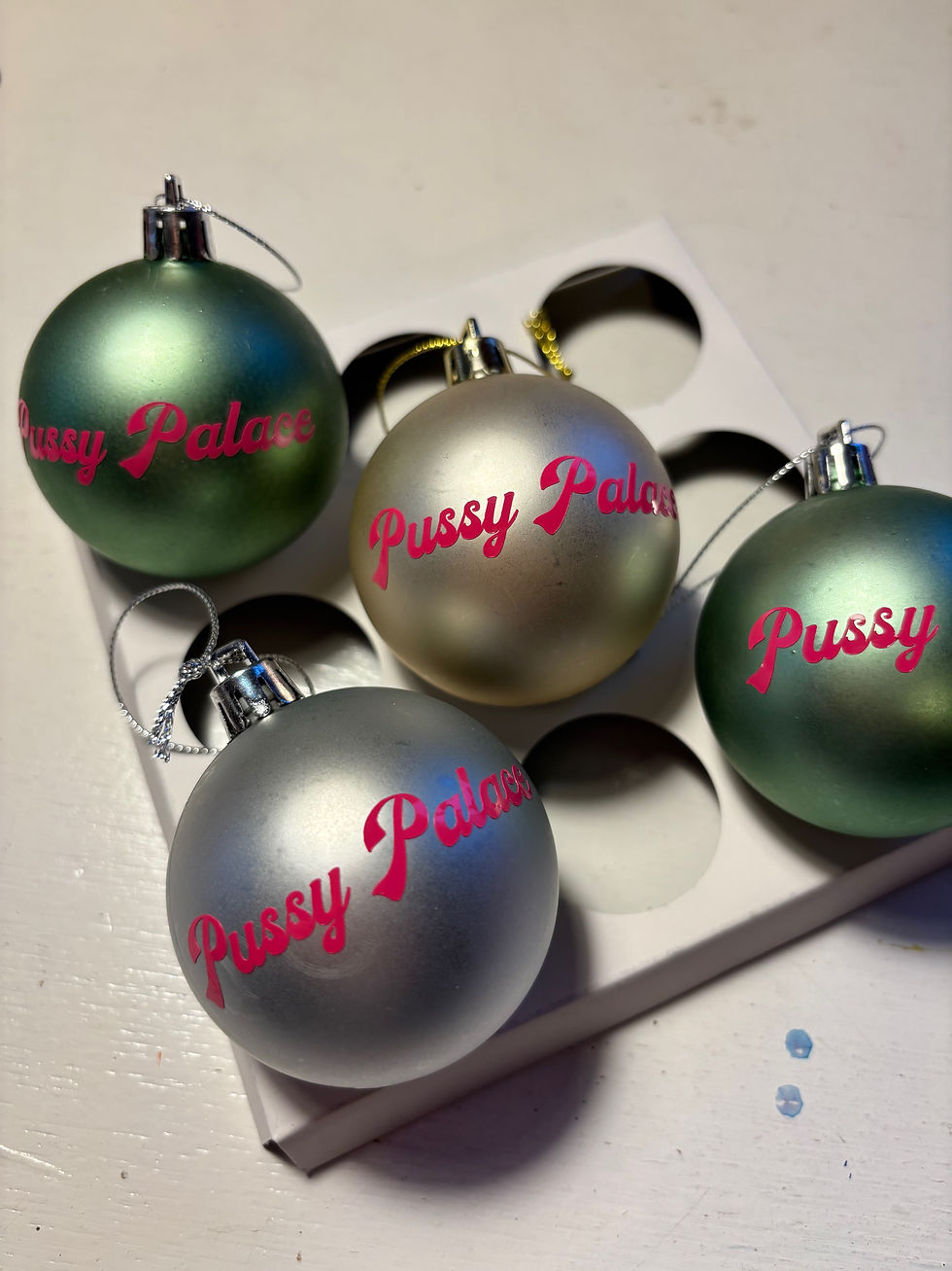 Thumbnail: P*ssy Palace Bauble