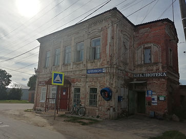 ЛОВЦЫ фото здания для сайта.jpg