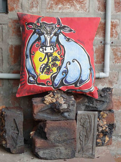 Cushion Cover Bull Painting (CCPGR)