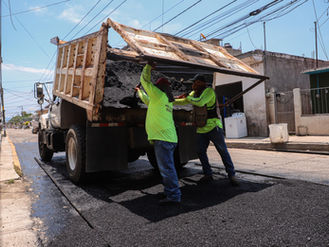 Bahía de Banderas continúa con el programa intensivo de bacheo en avenidas principales