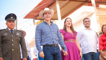 Con acto cívico y desfile, encabeza Héctor Santana el 115 aniversario de la Revolución Mexicana