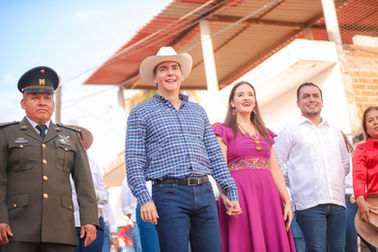 Con acto cívico y desfile, encabeza Héctor Santana el 115 aniversario de la Revolución Mexicana