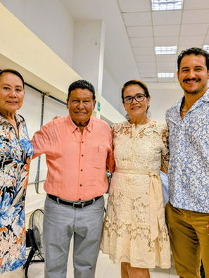 EL LICENCIADO MÁXIMO MARTÍNEZ AGUIRRE FUE FESTEJADO EN SU CUMPLEAÑOS