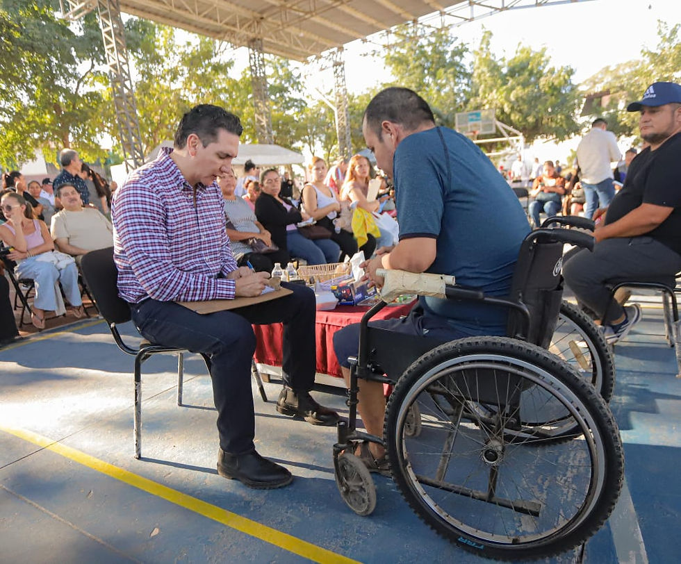 Héctor Santana encabeza la tercer Audiencia Ciudadana del año en Valle Dorado
