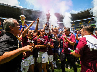 YA TIENE EL PROFE MICHEL QUÉ PRESUMIRLE A SUS NIETOS