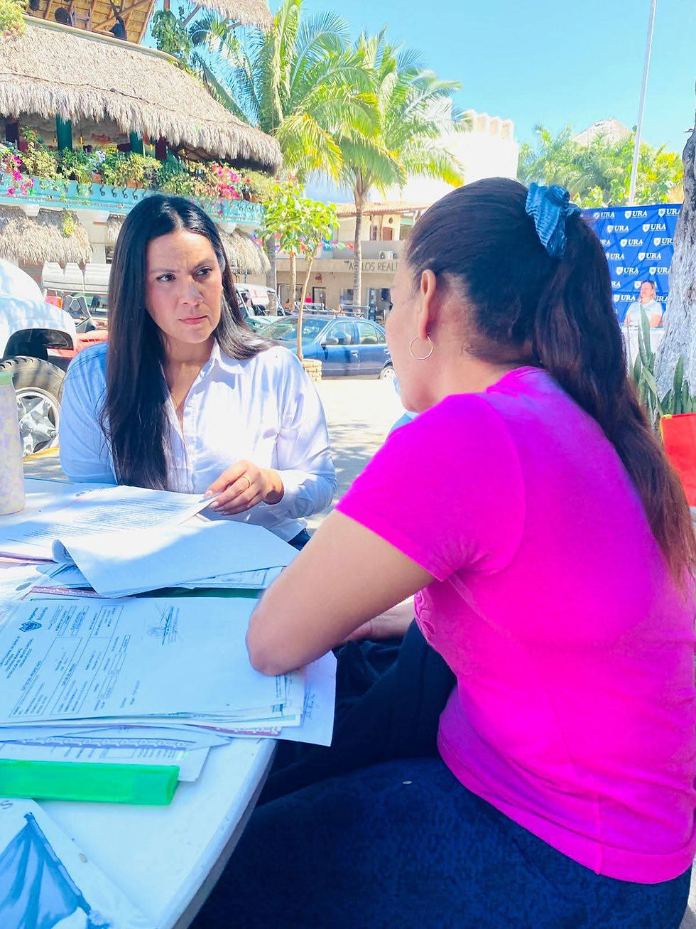 Caravana de la Mujer acercó servicios y programas a mujeres de Sayulita