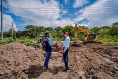 Supervisa Héctor Santana trabajos de reparación del emisor de aguas negras en La Misión