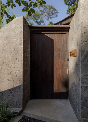 luxury-jungle-villa-ubud-entrance