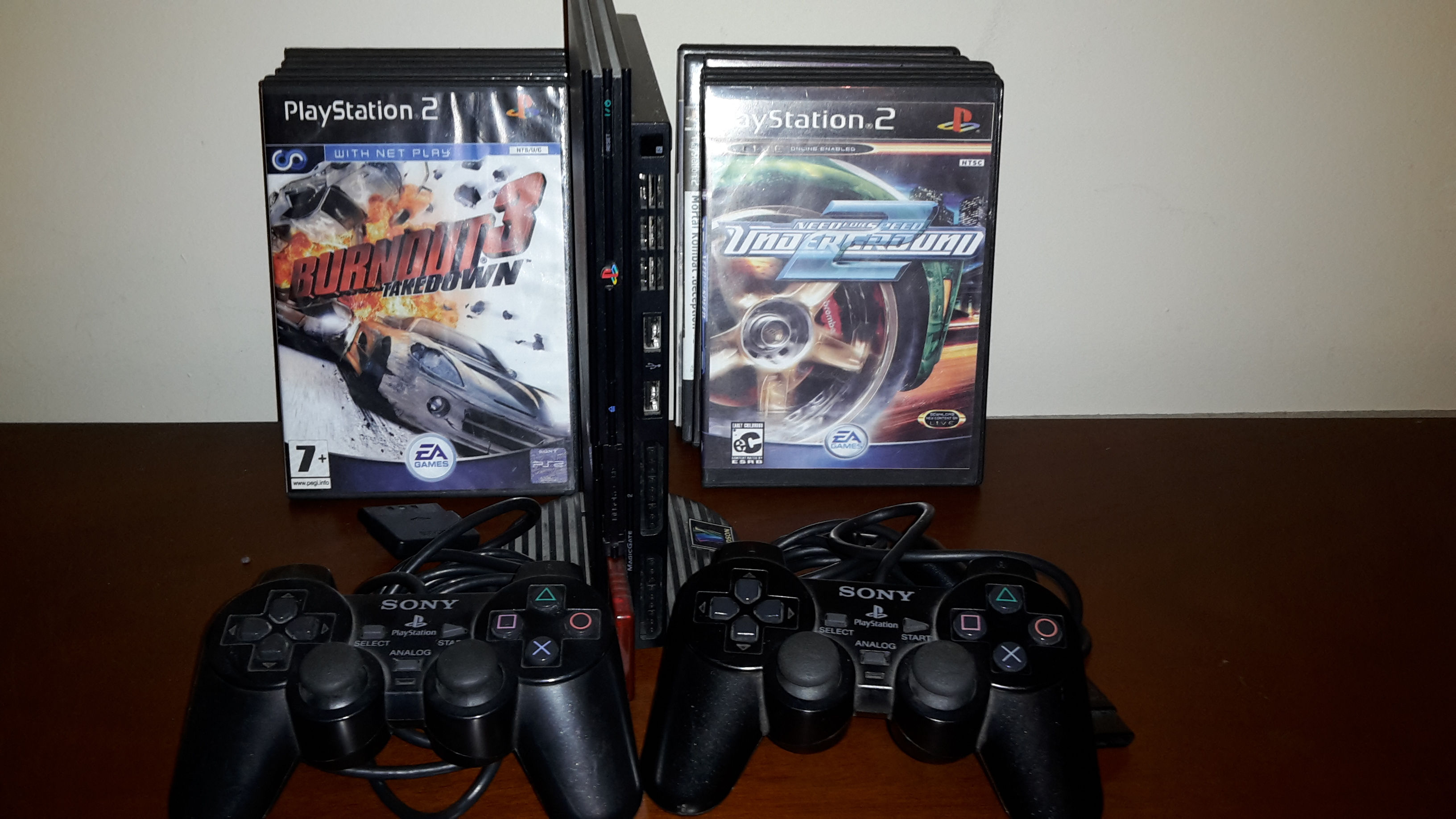 PLAYSTATION COMPLETO (VENDIDO)