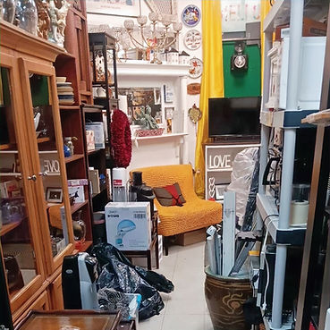 shop pic left back_edited_edited.jpg
