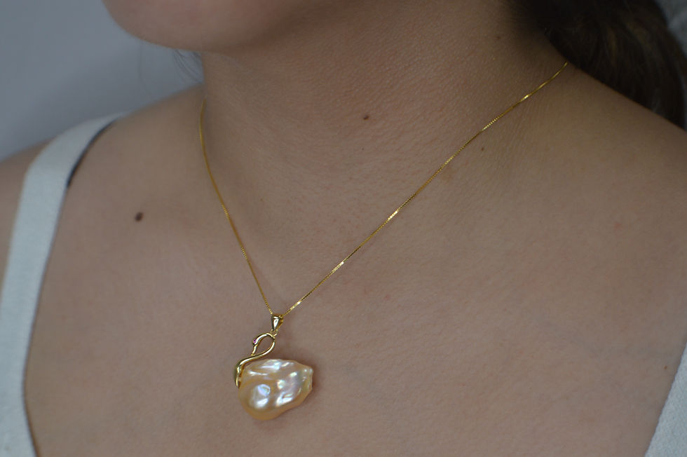 Thumbnail: Golden Swan Pendant