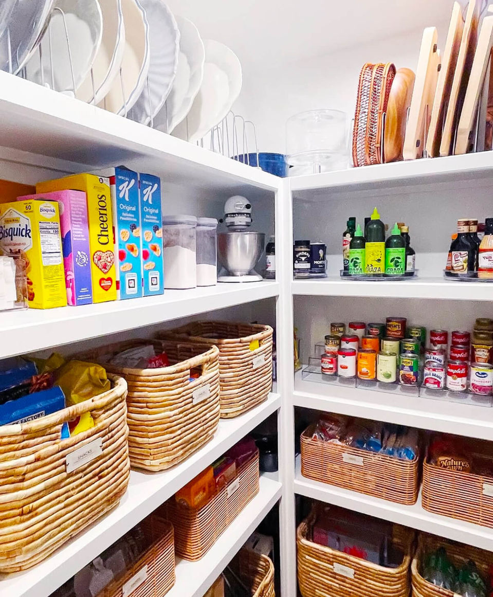 organized pantry shelves