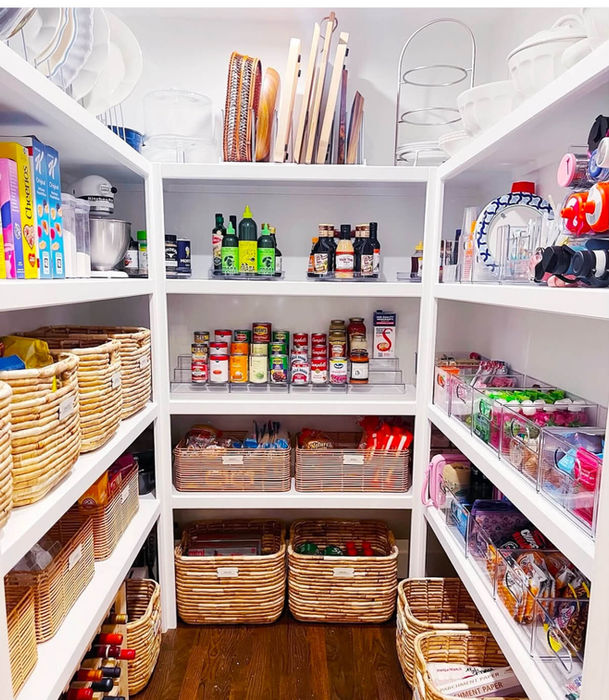 organized pantry shelves