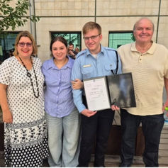 הצטיינות חטיבתית והעלאה לדרגת סמל שני לבוגר התיכון אורי ירון