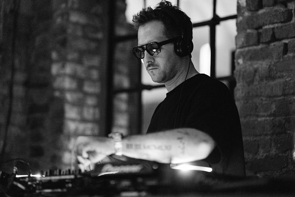 Tobi-portugall-modern-affinity-dj-bonn-koeln-dortmund-hochzeits-dj-event-businessvent-01.J