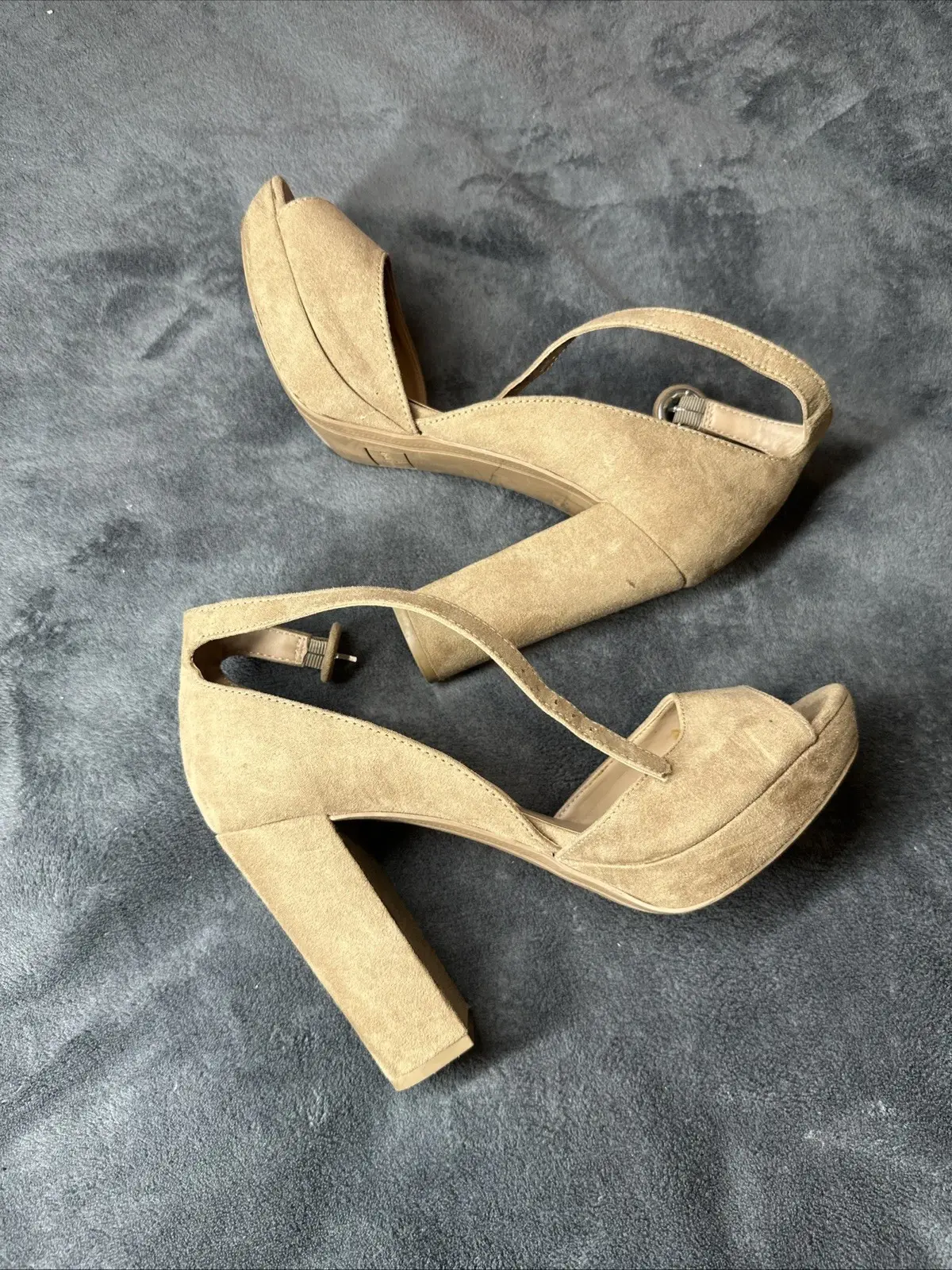 Sun + Stone Reeta Block Heel Nude Microfiber, size 9