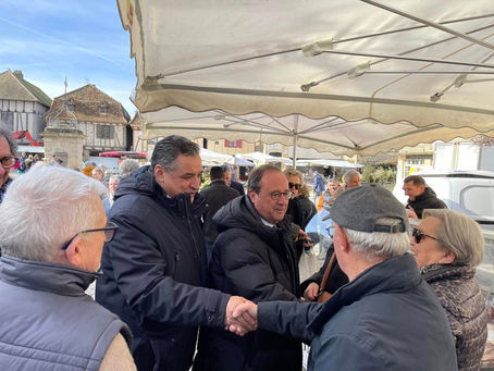 Visite de François Hollande sur le marché de Bretenoux