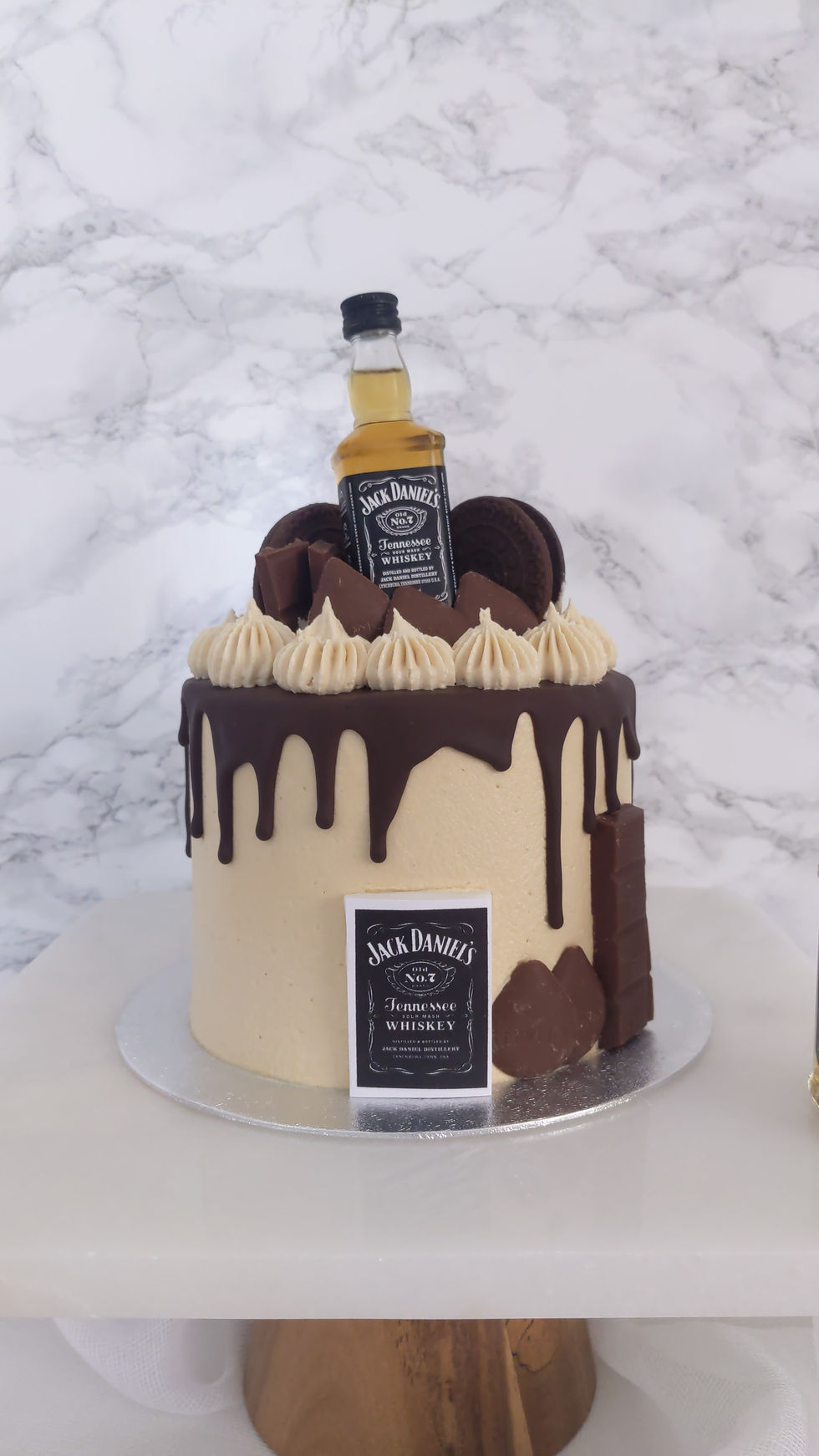 Vegan biscoff cake