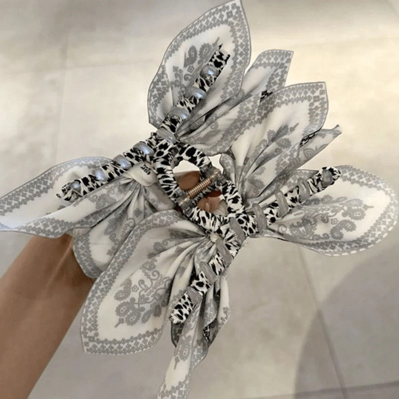 Thumbnail: ButterflyBloom™ Hair Clip