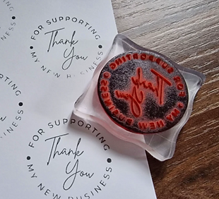 χαραξη laser σε λάστιχο για σφραγιδα