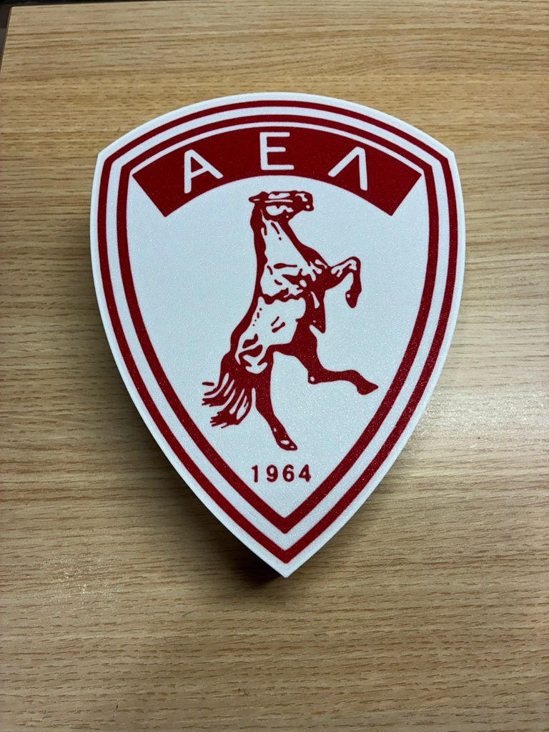 Thumbnail: πλαστικό φωτιστικό ομάδας ΑΕΛ