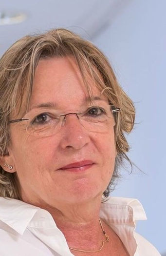 retrato Lucía Calabrino.jpg