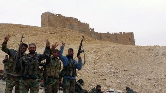Syrian army advances in Islamic State-held Palmyra