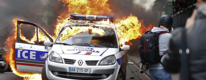 Strikes Cause Total Chaos after President Francois Hollande's passes a labor law by decree