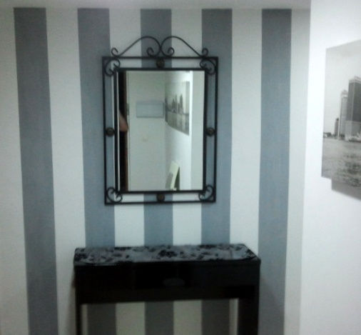 Listas en tonos grises. Pintura