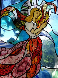 Angel_art_stainedglass.jpg