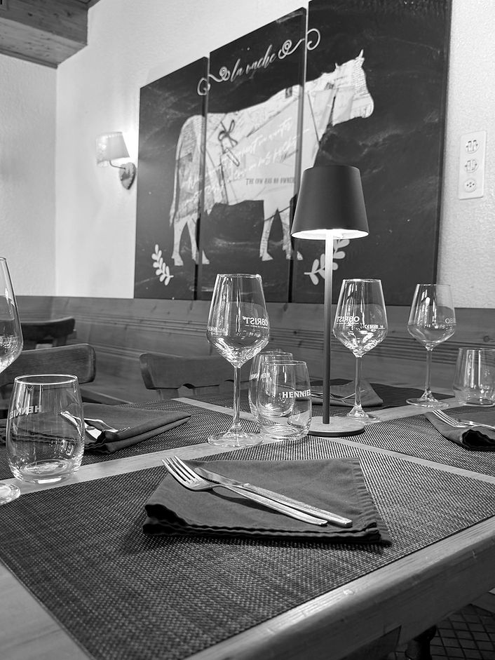 Foto Salon Restaurant La Tour d'Ai