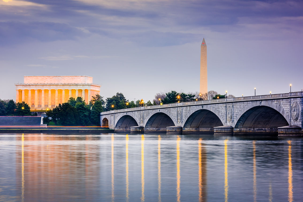 Washington DC, USA skyline on the Potomac River with Lincoln Memorial, Washington Monument