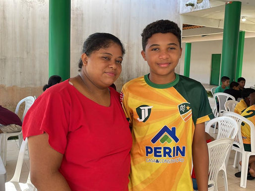 Criança no Sul do estado realiza sonho de jogar futebol em Boa Vista