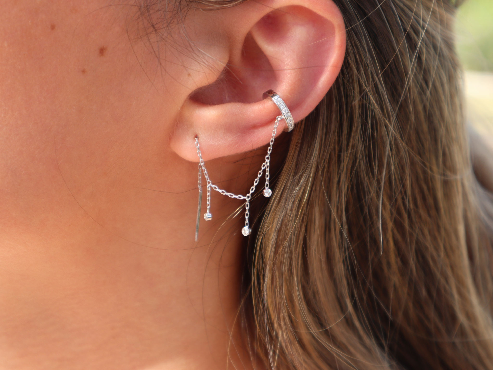 Dancing Diamond Chain Earcuff