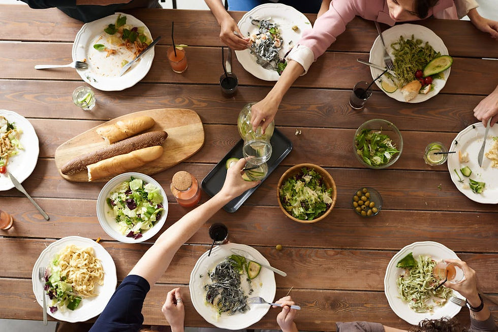 Brunch du lendemain de mariage dressé à domicile dans un cadre chaleureux