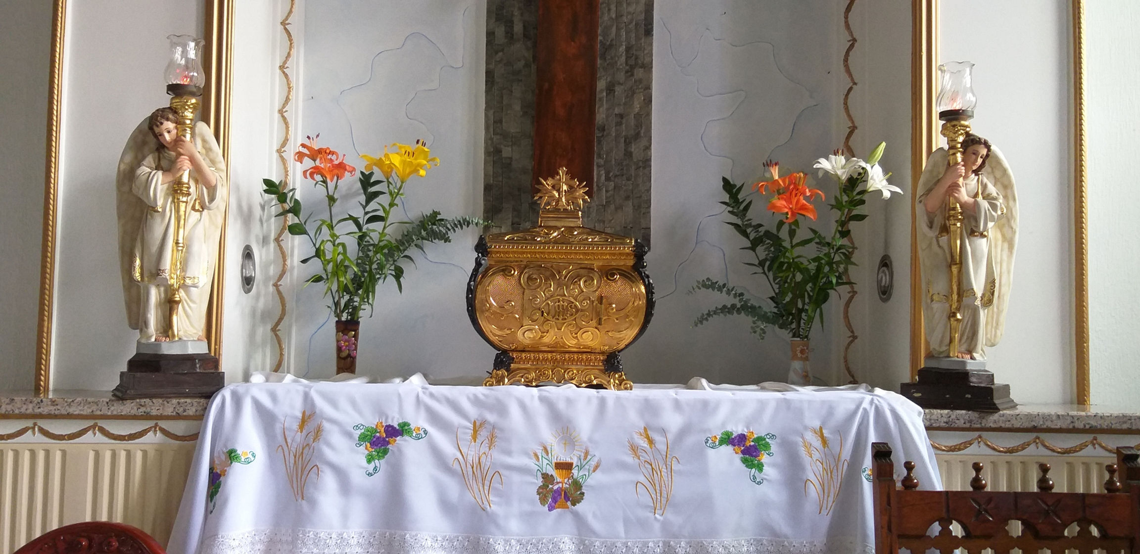 MANTELES PARA ALTARES