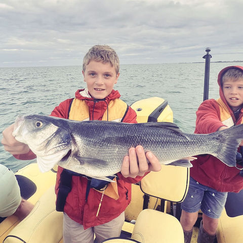 60 - CAPTAIN GUILLAUME - PECHE EN MER ILE DE RE - PECHE EN MER LA ROCHELLE - GUIDE DE PECH