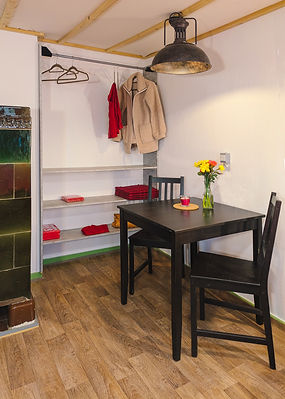 Sitzecke mit Tisch.jpg