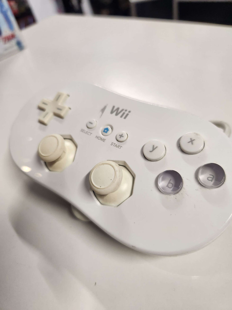 Thumbnail: Wii Classic Controller (Pre-owned)