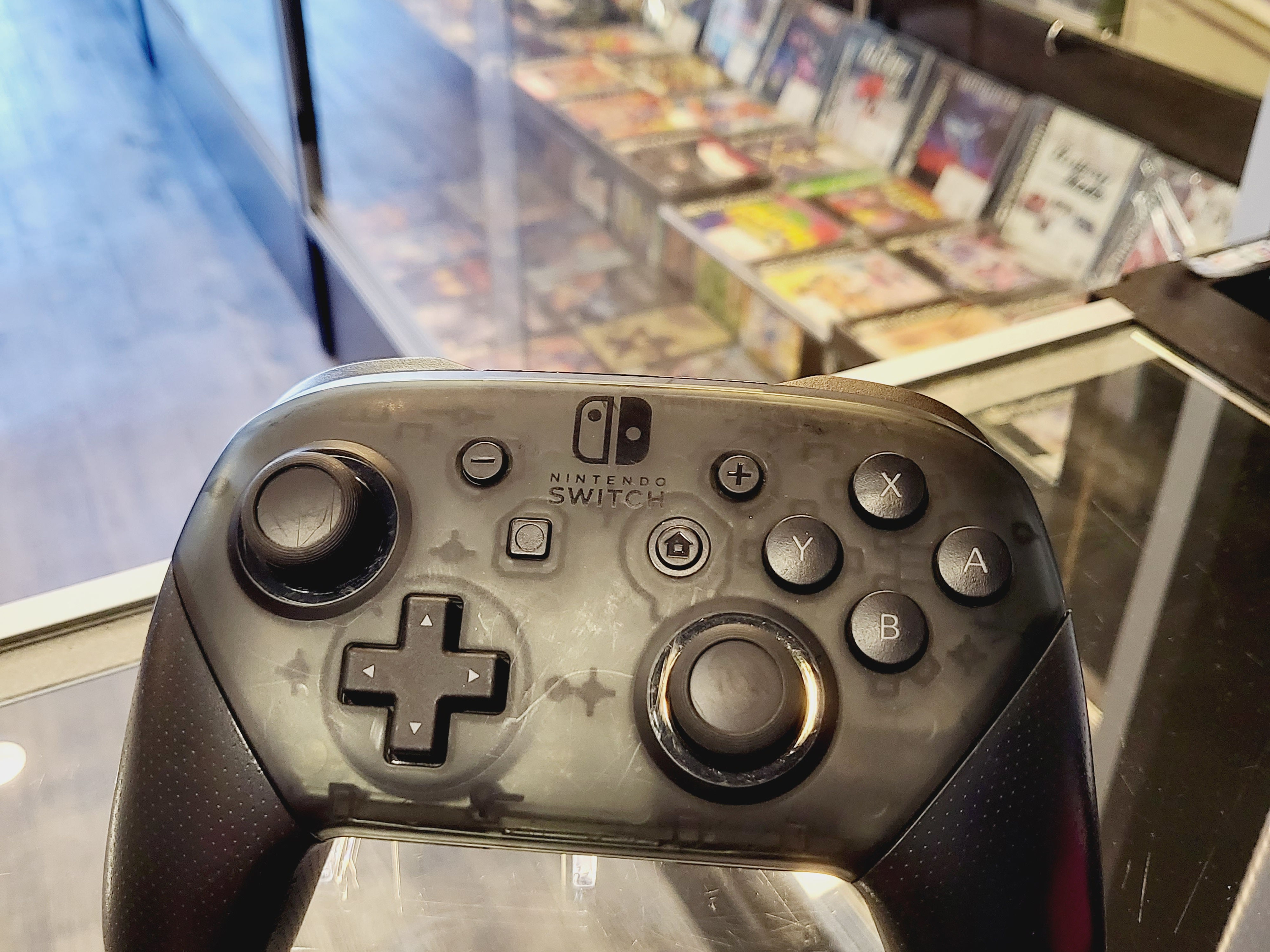Switch Pro Wireless Controller (Pre-owned)