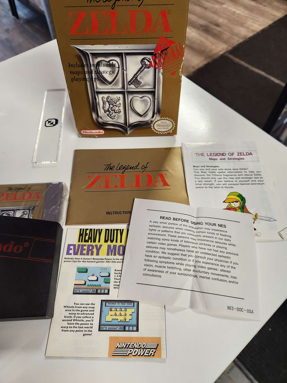 Thumbnail: NES Legend of Zelda Classic Series CIB W/Acrylic (Pre-owned)