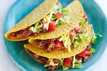 aussie-style-beef-and-salad-tacos-86525-1.webp