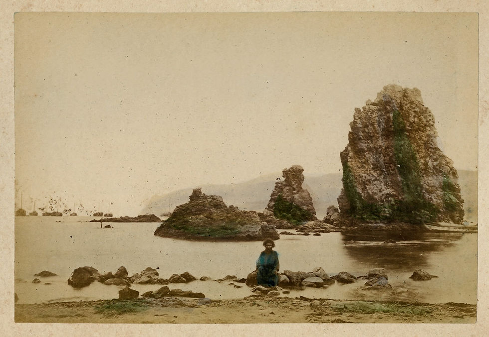 Miniature : Japon | Vers 1890 | Yokohama shashin ou Album de 24 photographies contrecollées