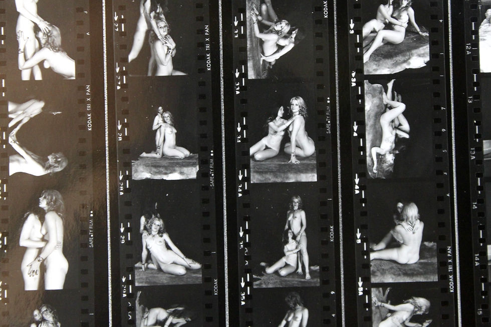 Miniature : 8 planches contact érotiques 28,5 x 24 cm d'environ 25 à 35 photos chaque