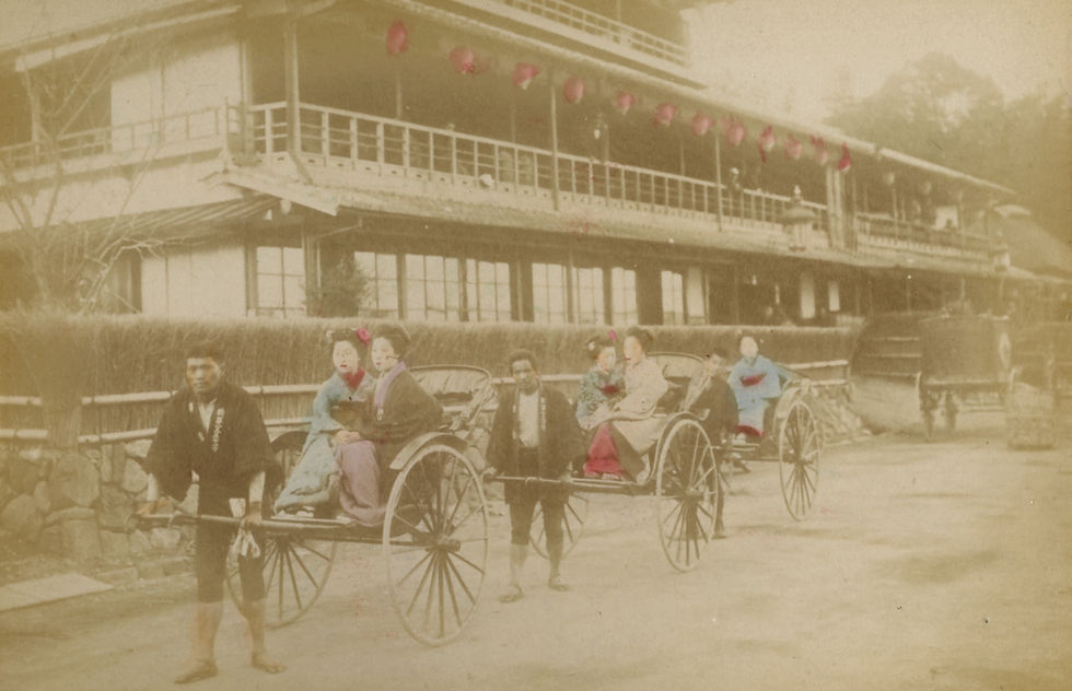 Miniature : Yokohama shashin. Japon, ca 1890. 50 photographies. Superbe album.
