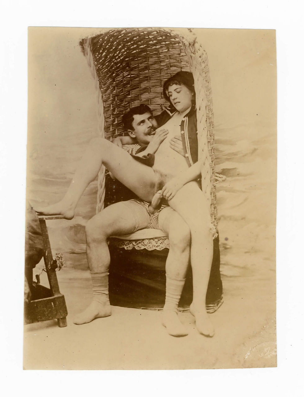 Miniature : Très rare "album de chevet 1900" contenant 16 photographies érotiques de couples