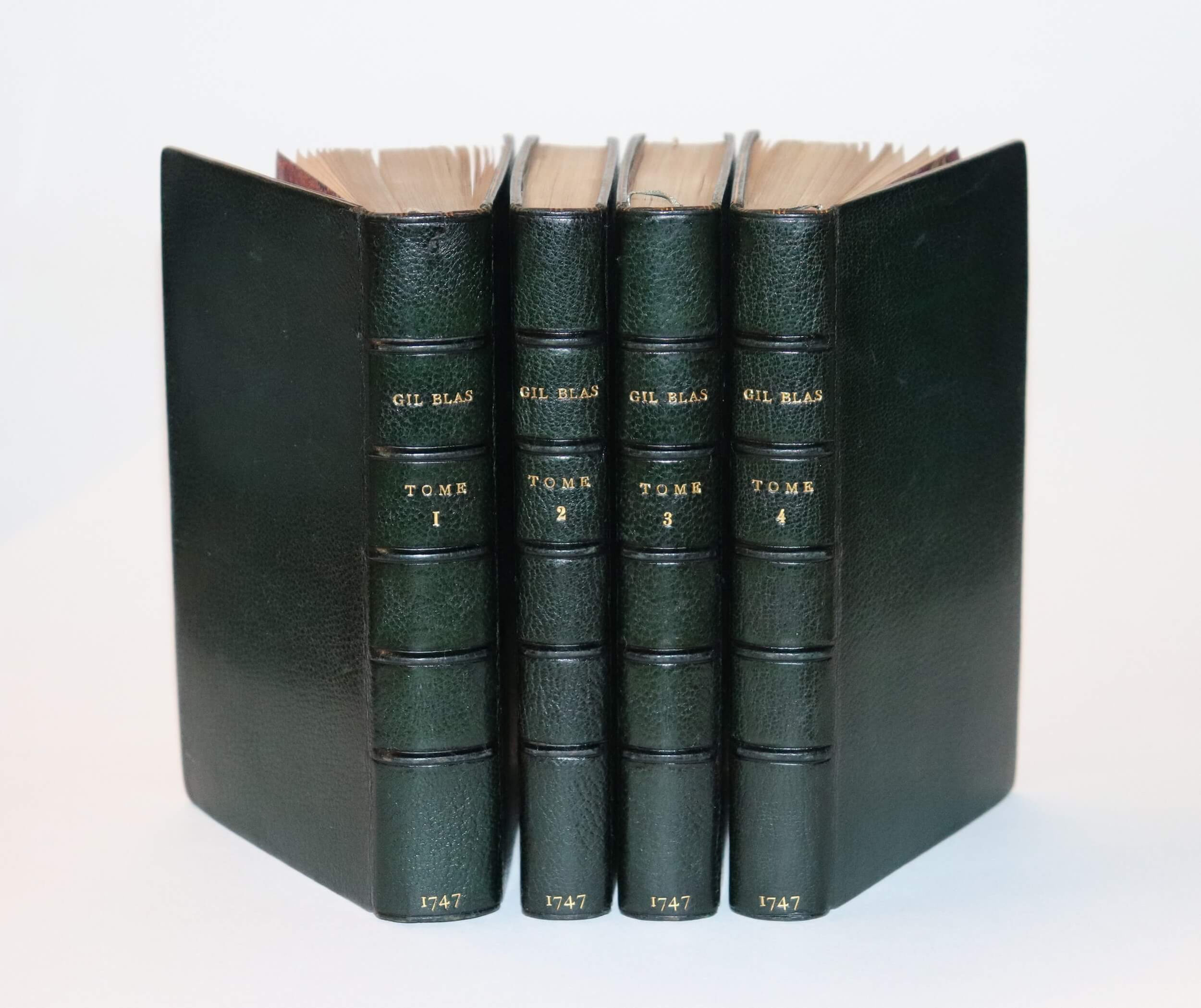 Les Aventures de Gil Blas de Santillane par Lesage (1747). 32 figures. Reliure.