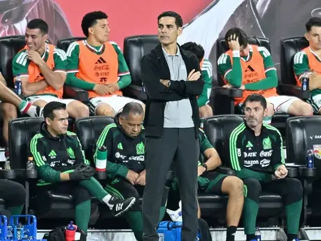RAFA MÁRQUEZ DEFIENDE SU APUESTA POR LOS JÓVENES ANTE PERÚ: 'NO SÉ QUIÉN SE HUBIERA ATREVIDO'