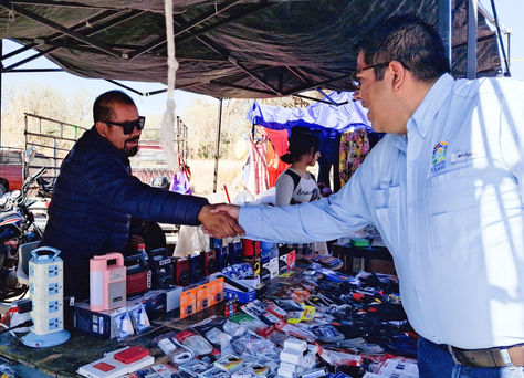 CÉSAR MEDINA REFUERZA COMUNICACIÓN CON TIANGUISTAS DE JESÚS MARÍA.
