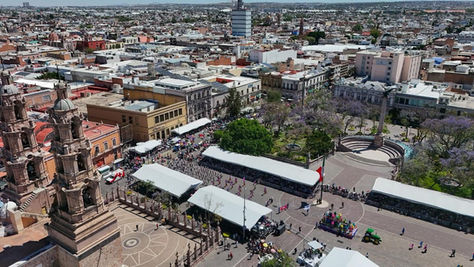 MILES DE FAMILIAS SE REUNIERON PARA DISFRUTAR DEL TRADICIONAL DESFILE DE PRIMAVERA EN EL MARCO DE LA FERIA NACIONAL DE SAN MARCOS